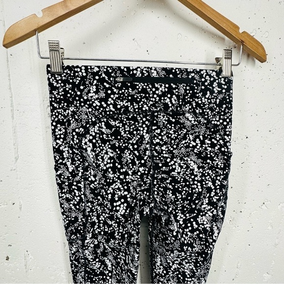 Lululemon Size 4 Wunder Under High-Rise Tight 28" Full-On Luxtreme Floral Spritz - Picture 8 of 13